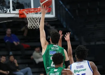 Bursaspor Yörsan, Anadolu Efes’e deplasmanda mağlup oldu