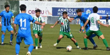 Karacabey Belediyespor son dakika golleriyle yıkıldı