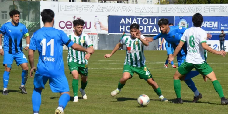 Karacabey Belediyespor son dakika golleriyle yıkıldı