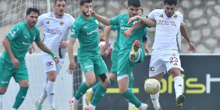 İnegölspor evinde Isparta 32 ile puanları paylaştı
