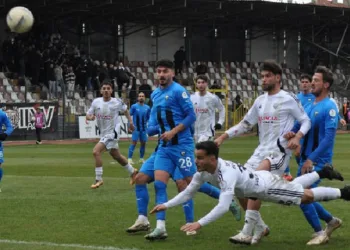 Karacabey Belediyespor son dakika golüyle 1 puanı kaptı