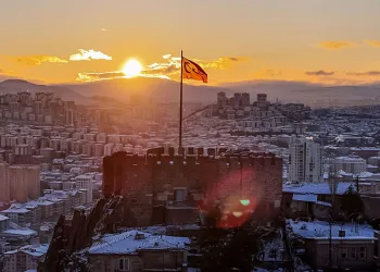 Başkent beyaza büründü