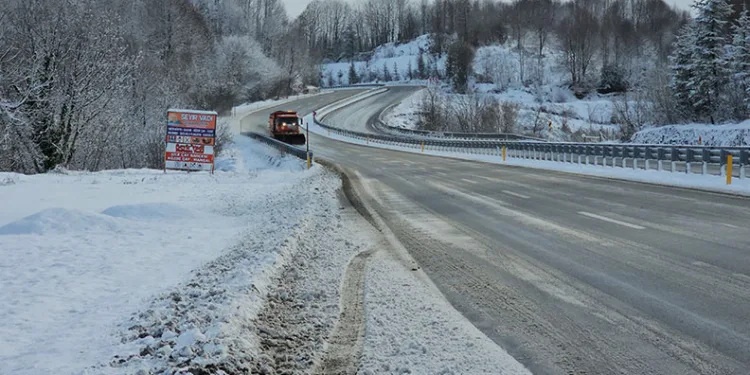 Zonguldak’ta yüksek kesimlerde kar yağışı etkili oldu