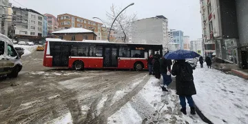 Samsun’da kar çileye dönüştü