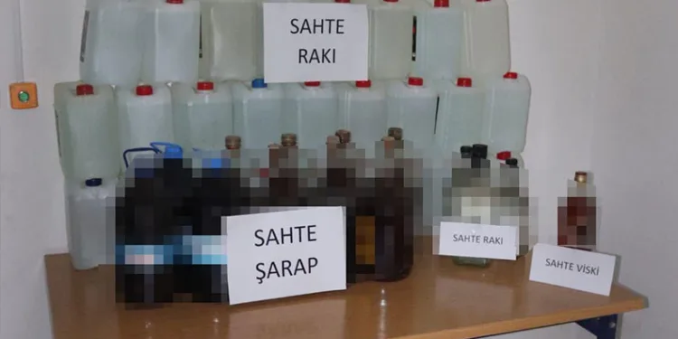 Çanakkale’de 240 litre sahte içki ele geçirildi