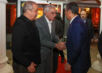 Özgür Özel’den, Ahmet Türk’e ziyaret