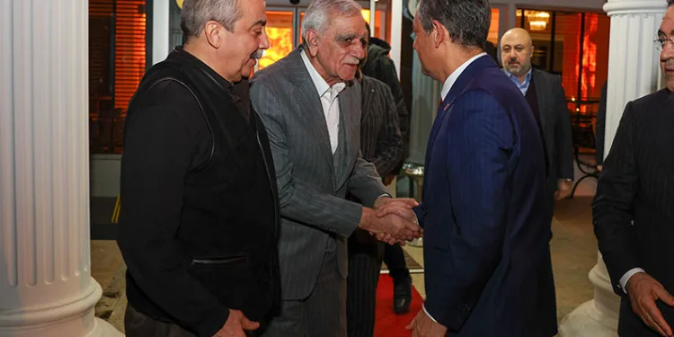 Özgür Özel’den, Ahmet Türk’e ziyaret