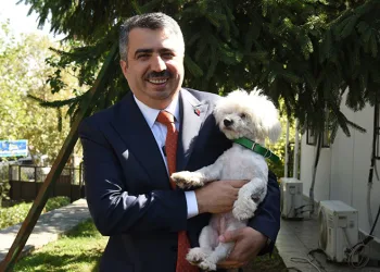 Sahiplenilen hayvanın 1 yıllık muayenesi Yıldırım Belediyesi’nden