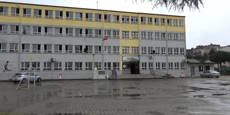 Okulda yangın çıktı, eğitime 1 gün ara verildi