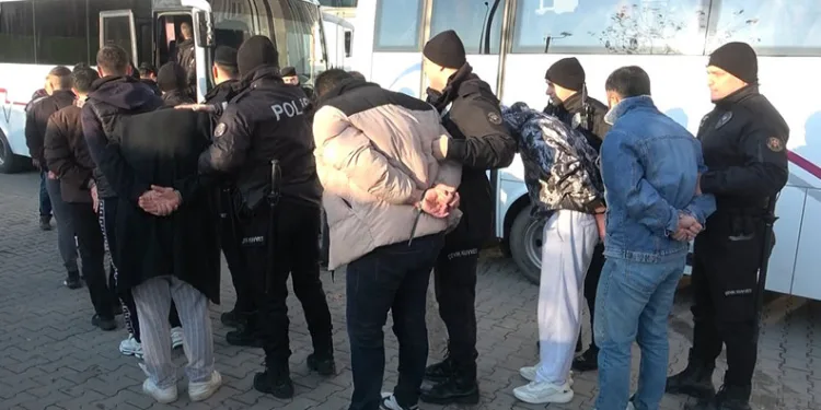 Samsun merkezli suç örgütü operasyonunda 37 kişi adliyeye sevk edildi