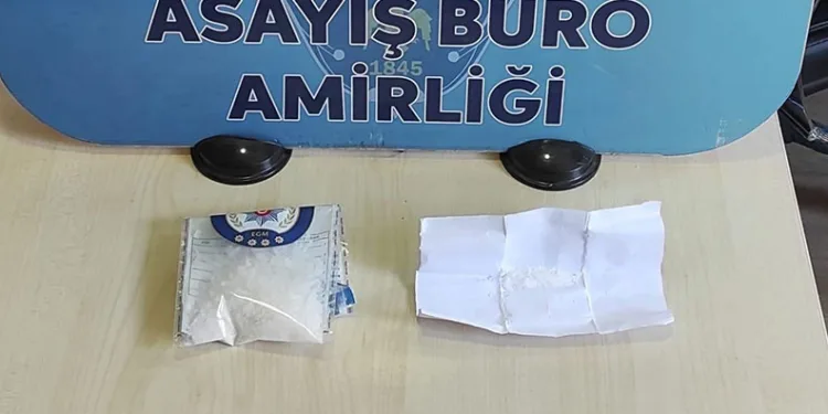 Bursa’da polisten kaçan otomobilden uyuşturucu çıktı