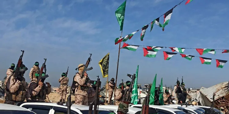 Hamas, 3 İsrailli esiri Kızılhaç’a teslim ederek serbest bıraktı