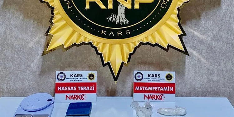 Kars’ta uyuşturucu taciri 2 kişi tutuklandı