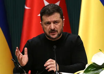 “Trump, dezenformasyon alanında yaşıyor”