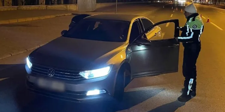 Sarıyer’de akrobatik hareketler yapan motosikletli kamerada