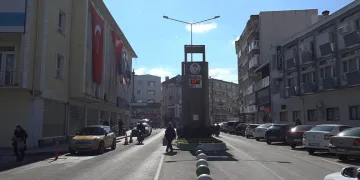 Kırklareli sokaklarında Edip Akbayram şarkıları yankılandı