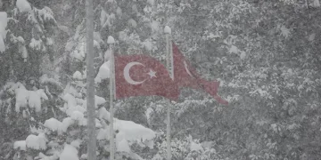 Trabzon’da 124 mahalle yolu kar nedeniyle ulaşıma kapandı