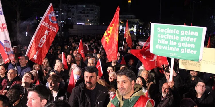 “İnsanları sokağa çağıran kimse, hesabı da günü geldiğinde o verecek”