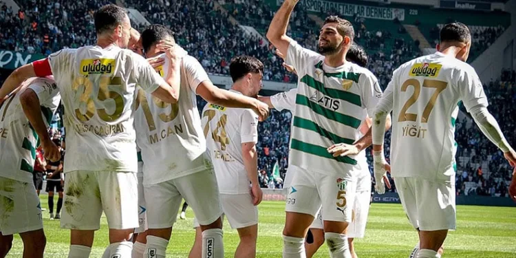 Bursaspor puan farkını tekrar açtı