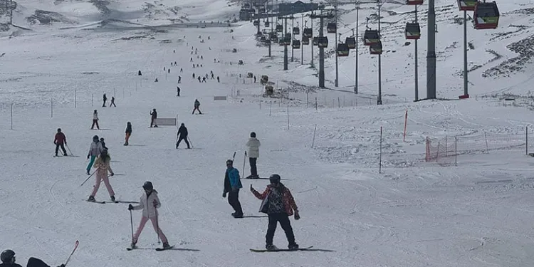 Erciyes’e kar yağdı