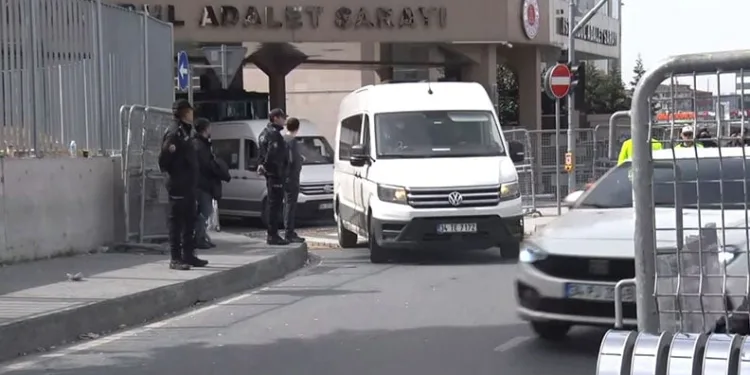İBB’deki “yolsuzluk” ve “terör” soruşturması: Tutuklanan şüpheliler cezaevine sevk edildi