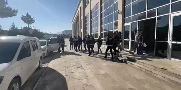 Suç örgütü operasyonunda 6 şüpheli adliyeye sevk edildi