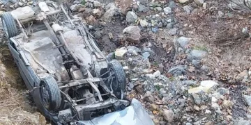 Adıyaman’da otomobil dere yatağına yuvarlandı: 1 ölü, 1 yaralı