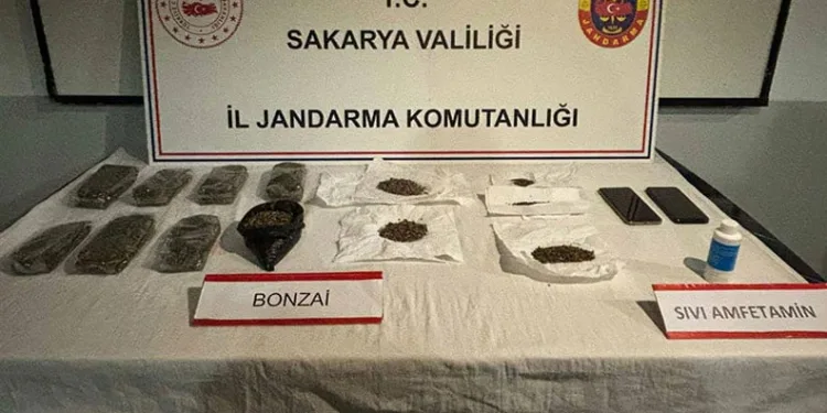 Satışa hazır uyuşturucu ile yakalanan 2 şahıs tutuklandı