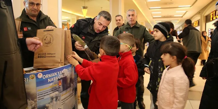 Emniyet ekipleri öğrencileri bilgilendirdi