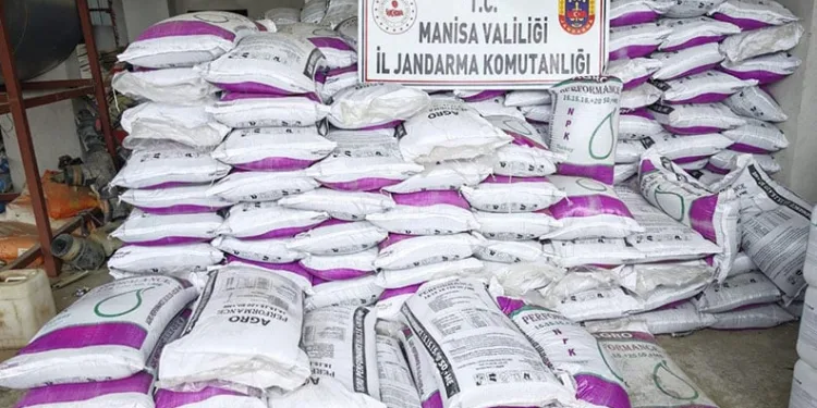 Manisa’da 29 ton sahte gübre ele geçirildi