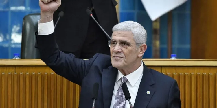 “Hükümet sokaktaki vatandaşa terörist muamelesi yapamaz”
