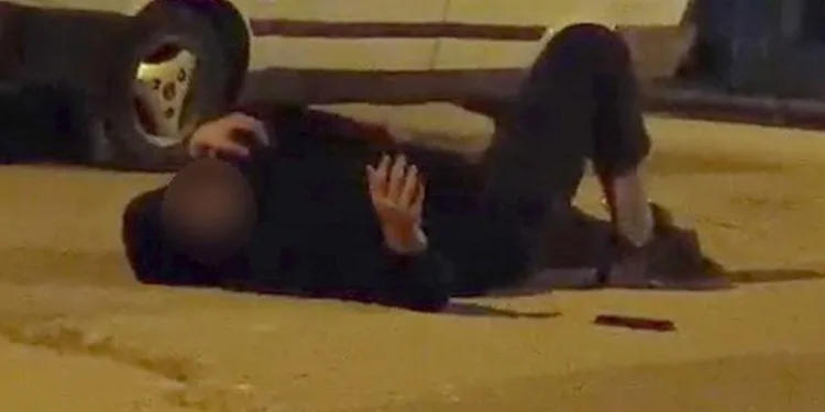 Maddenin etkisiyle yığılıp kaldı