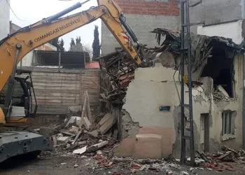 Osmangazililerin güvenliği için metruk binalar yıkılıyor
