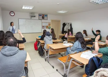 Bursa Büyükşehir, üniversite adaylarının yanında
