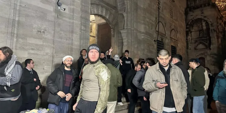 Şehzadebaşı Camii’ne giden İBDA-C’li isim Atatürk’e hakaret etmiş!
