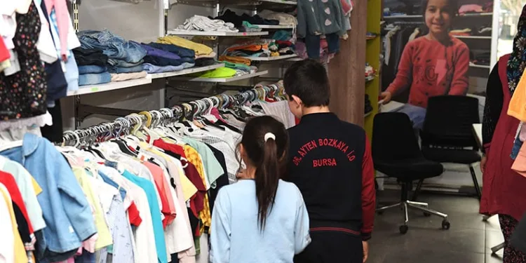 Çocukların bayramlıkları Osmangazi Belediyesi’nden