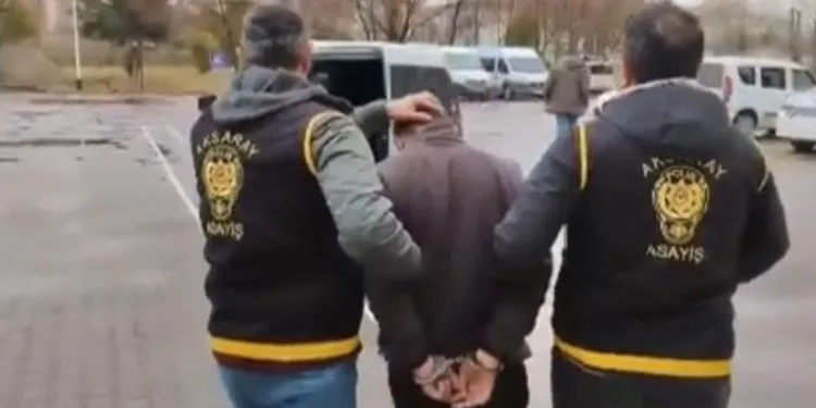500 bin TL almaya geldiler polise yakalandılar: 5 tutuklama