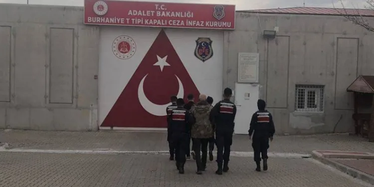 Edremit’te uyuşturucu operasyonu: 2 tutuklama