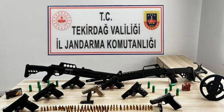 Tekirdağ’da jandarmadan kaçakçılık ve silah operasyonları