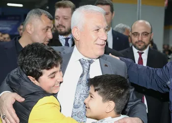 Bozbey’den gençlere halı saha müjdesi