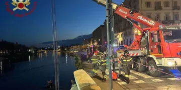 İtalya’da geri manevra yapan otobüs nehre düştü: 1 ölü