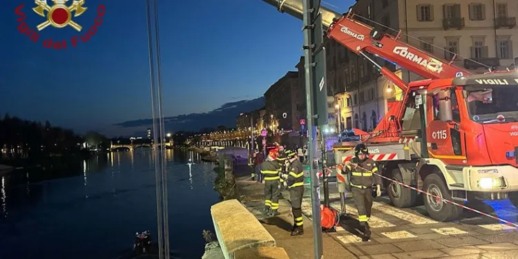 İtalya’da geri manevra yapan otobüs nehre düştü: 1 ölü