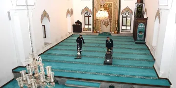 Osmangazi’deki camilerde bayram temizliği