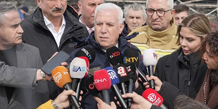 Başkan Bozbey, yanan otel bölgesinde incelemede bulundu