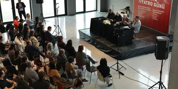 Dünya Tiyatro Günü’nde “tiyatro” konuşuldu