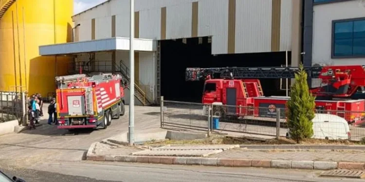 İzmir’de fabrikada patlama! Ölü ve yaralılar var