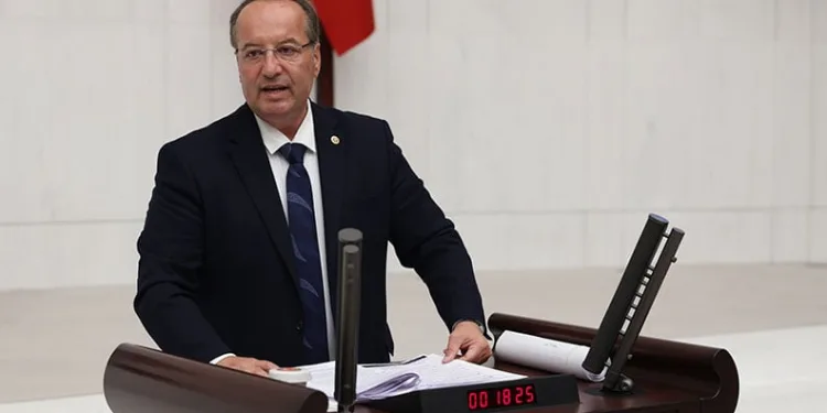 CHP’li Akay kademeli emeklilik için kanun teklifini TBMM’ye sundu