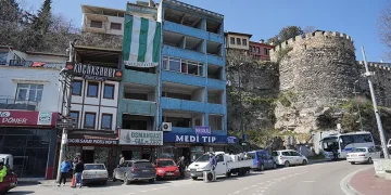 Tophane Surları’nın önündeki son binalar da yıkılıyor
