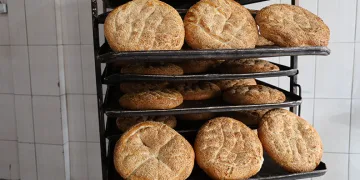 Fırınlarda Ramazan pidesi mesaisi sürüyor