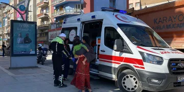 12 yaşındaki çocuk ambulansın önüne atladı